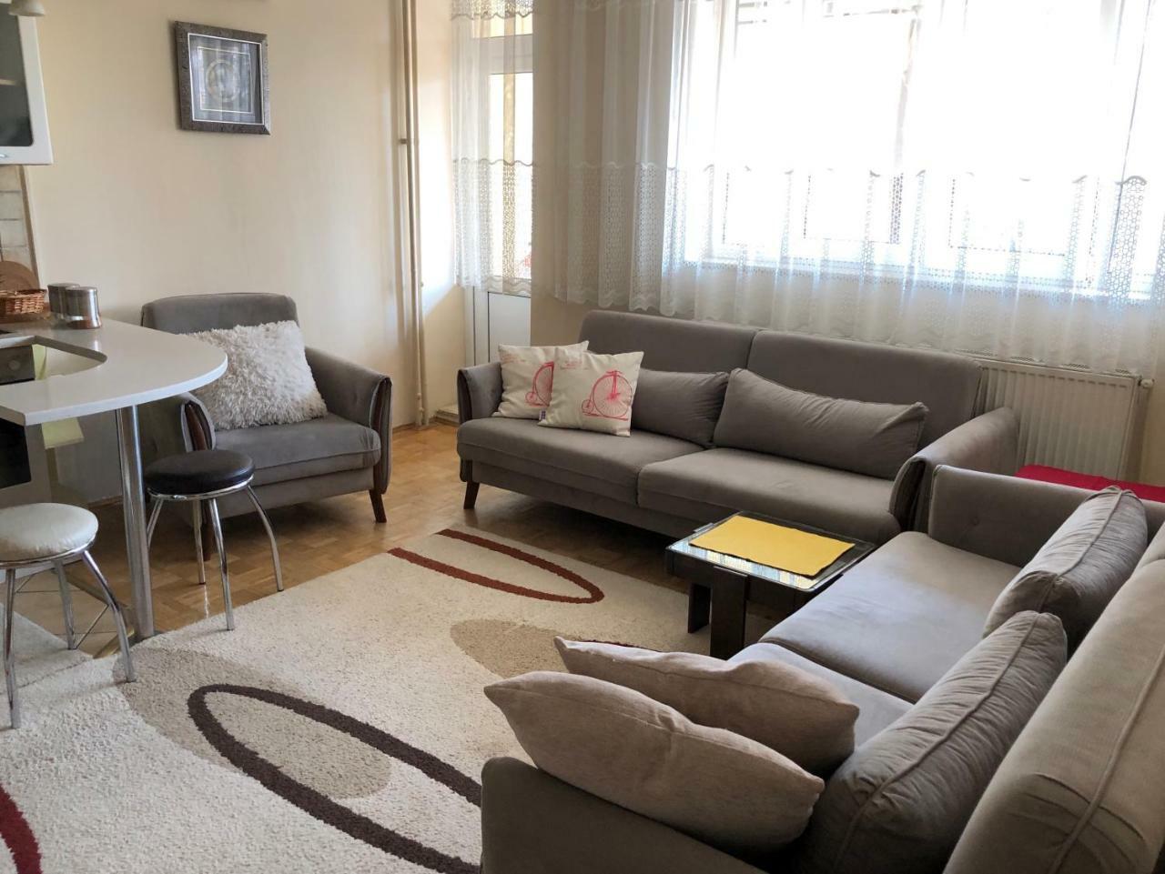 Ulpiana Apartment Priștina Exterior foto